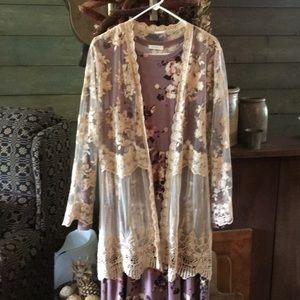 ♥️Beautiful Lace Tunic Top ♥️